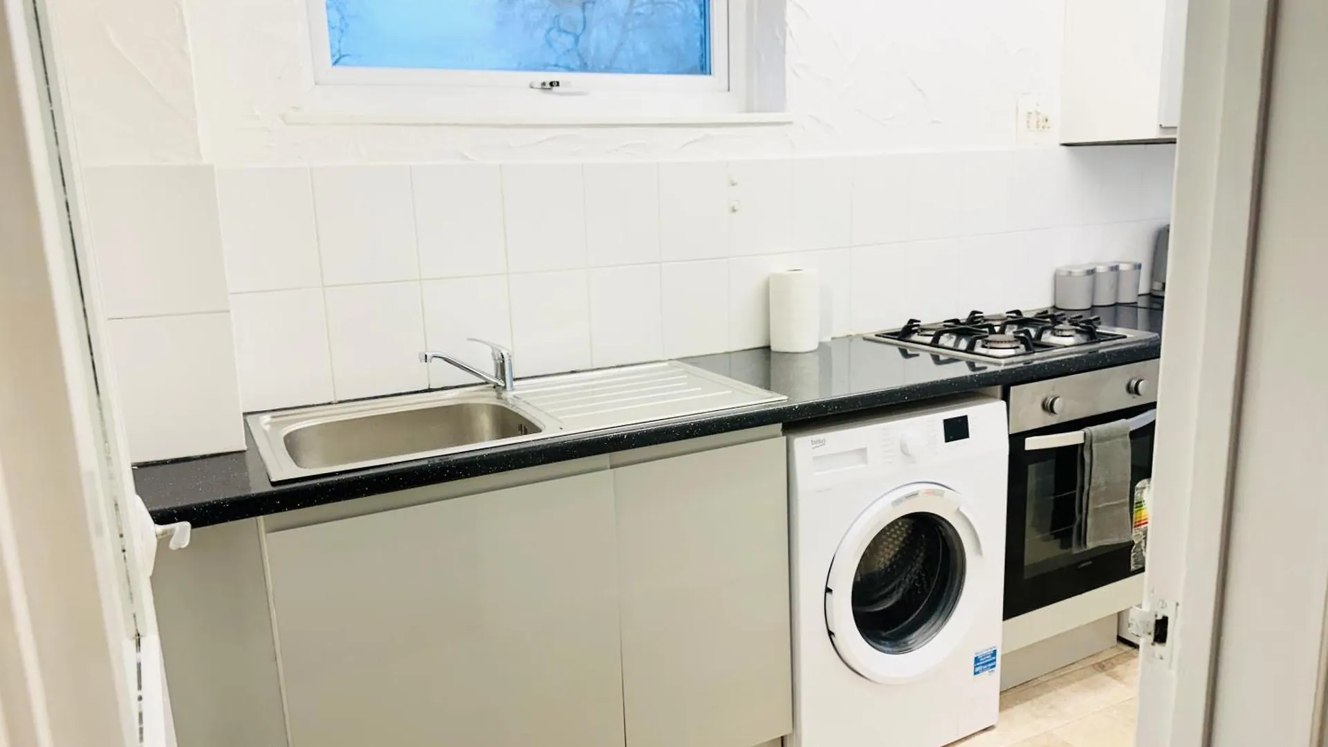 Dom wakacyjny Willa 2Br*Free Parking*Off A12*Family*Contractors Ilford Wielka Brytania